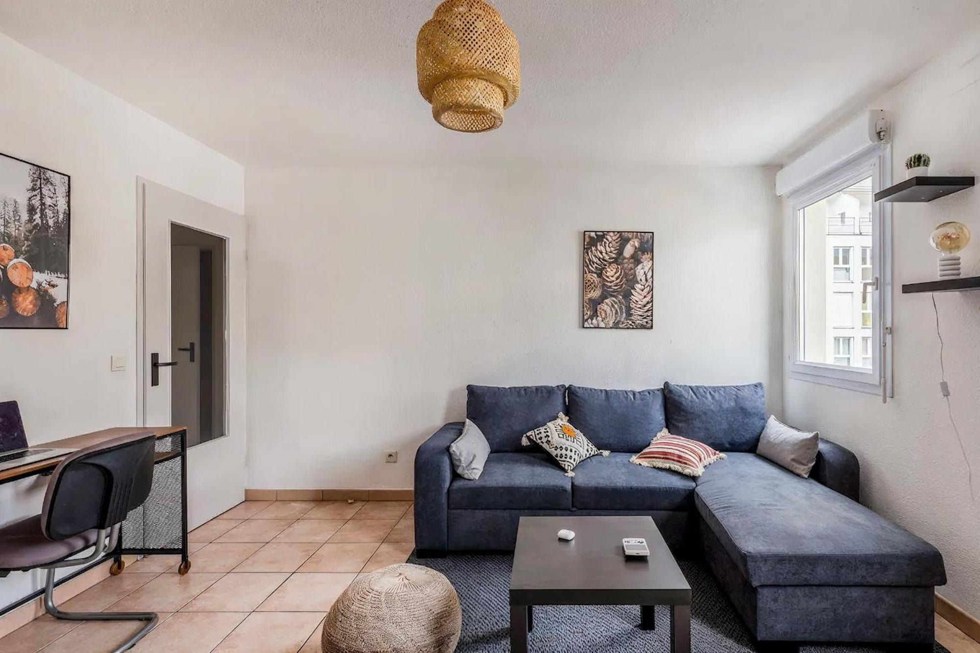 Superbe Appartement - Parking Gratuit - 4 Personnes 尚贝里 外观 照片