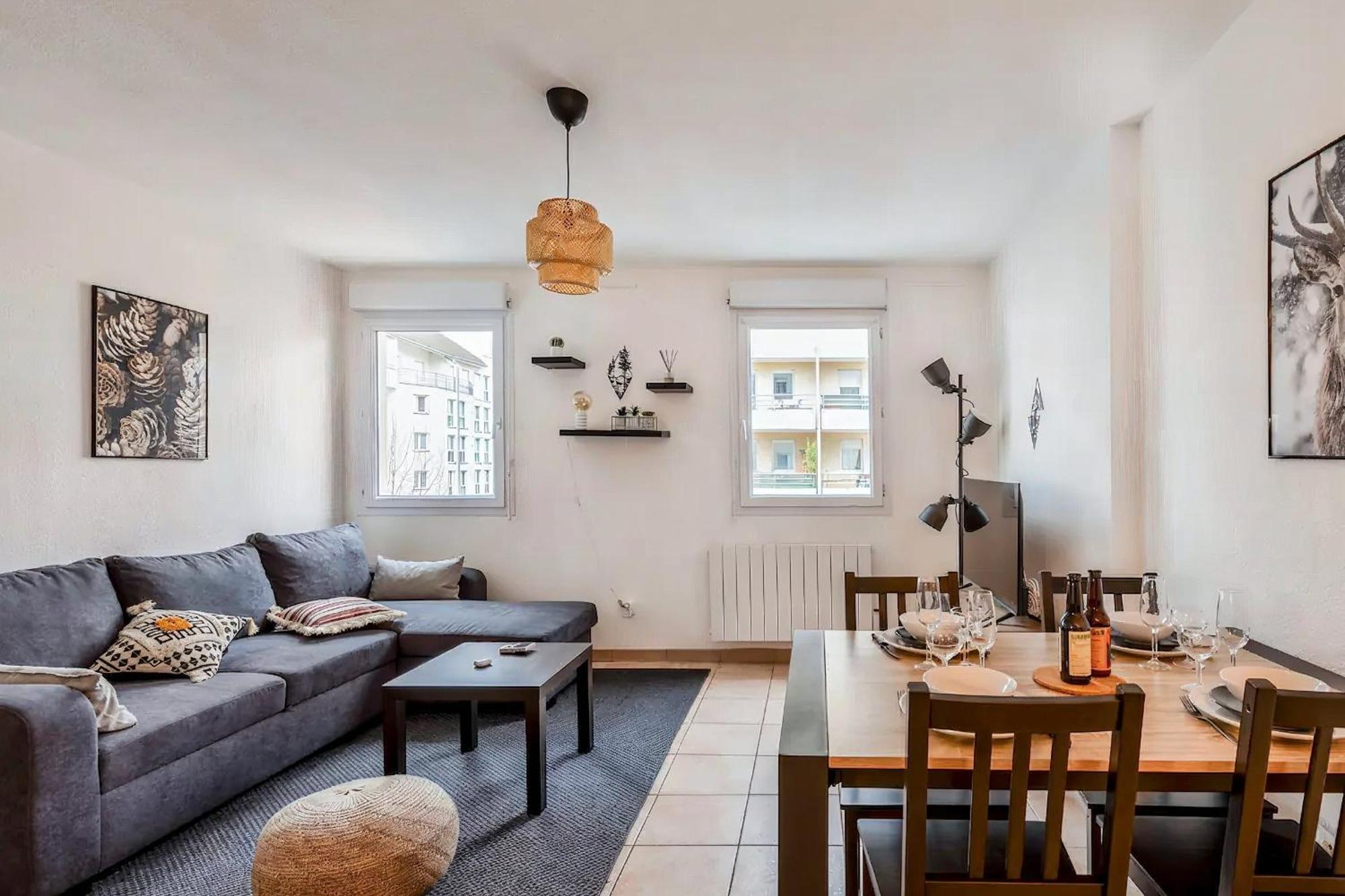 Superbe Appartement - Parking Gratuit - 4 Personnes 尚贝里 外观 照片