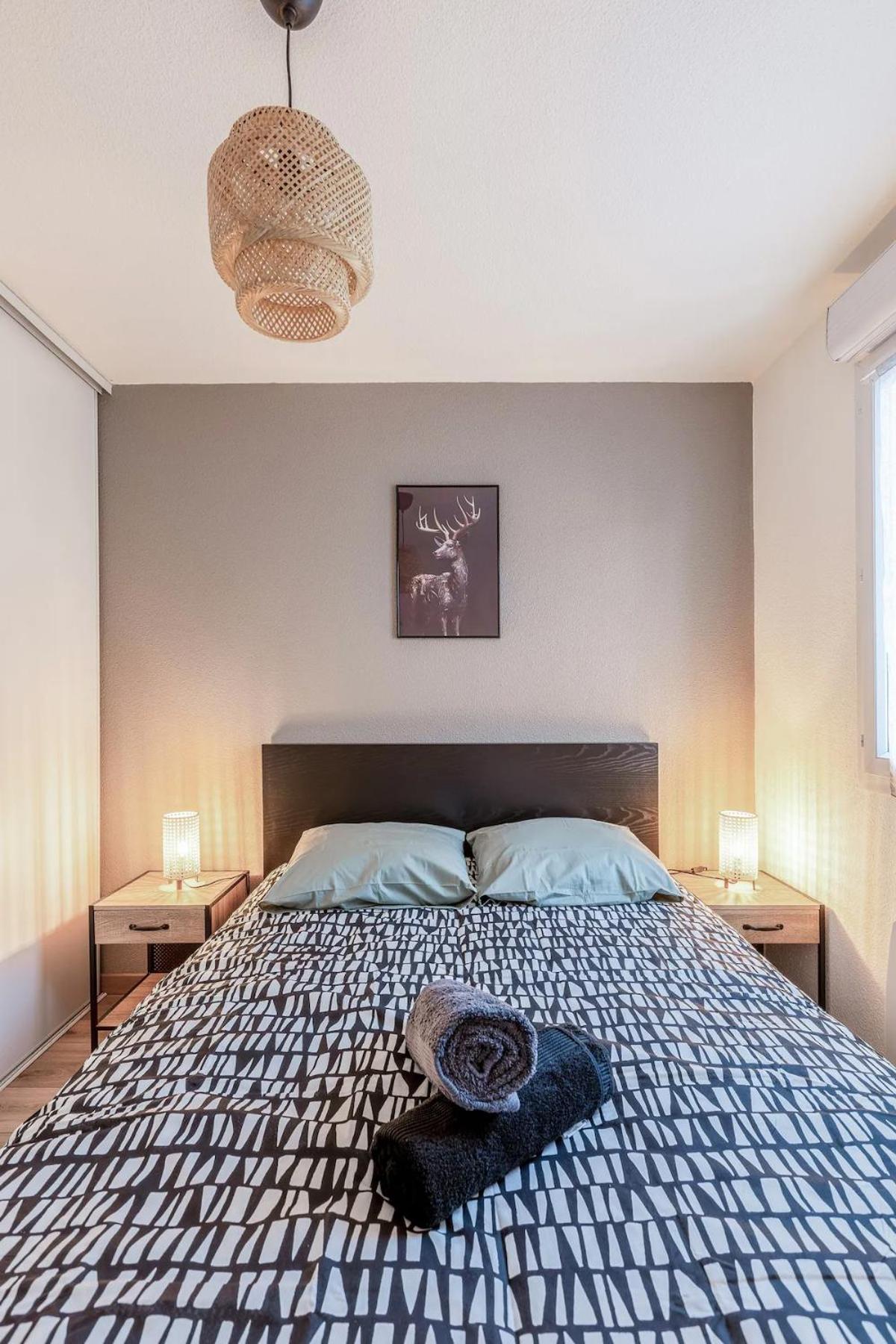 Superbe Appartement - Parking Gratuit - 4 Personnes 尚贝里 外观 照片